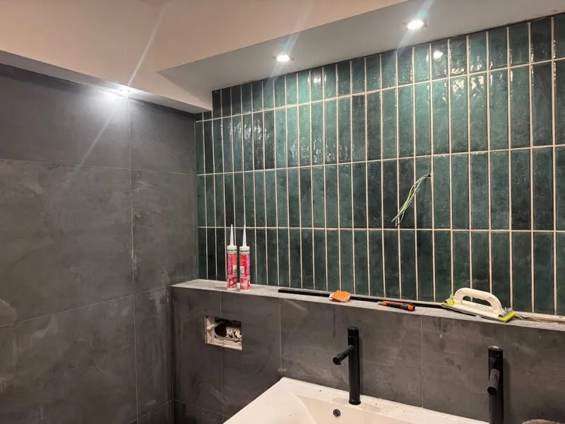 Professzionális építőipari munkavégzés - DeFix csapat a munkában